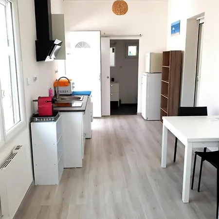 Beau Logement Avec Terrasse, Jacuzzi Et Terrain De Petanque Privatif A 5 Minutes De La Plage Audenge Exterior photo