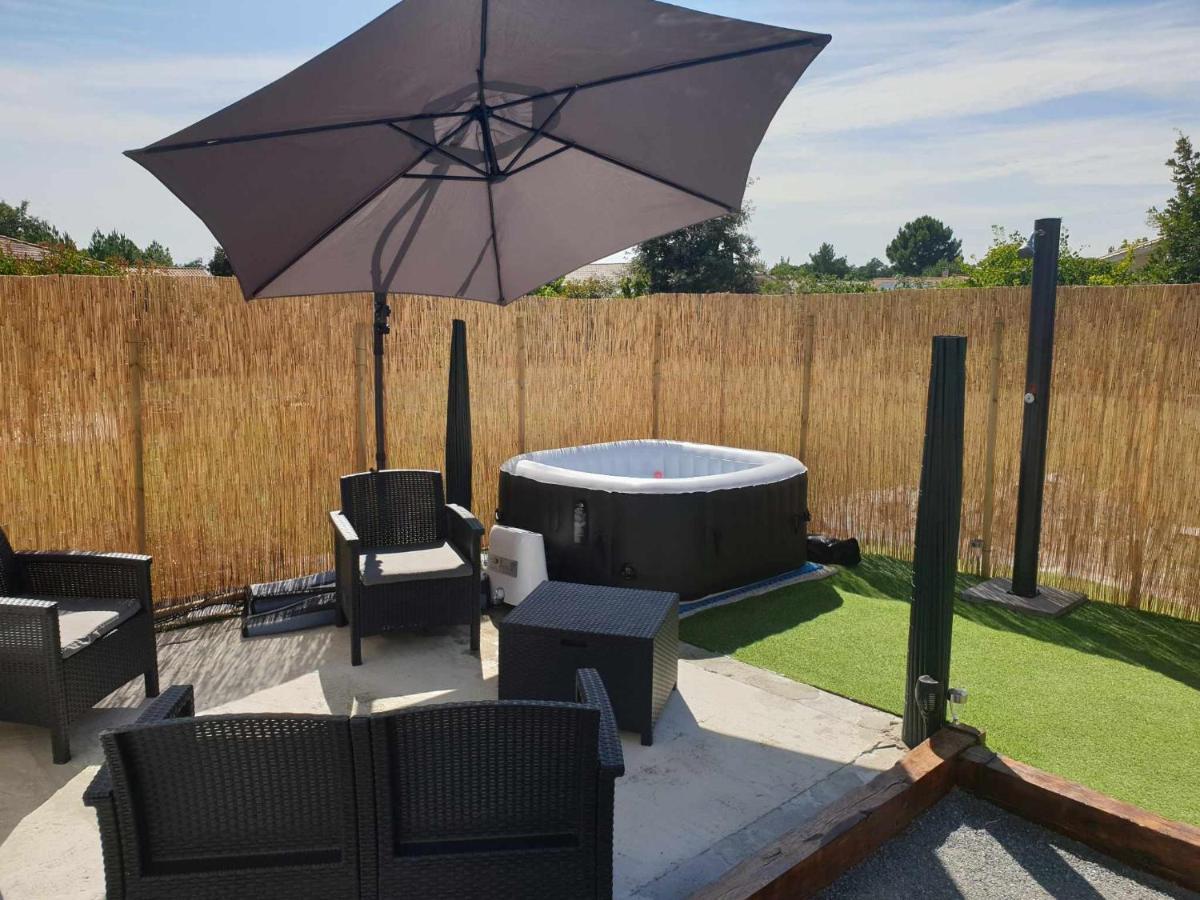 Beau Avec Terrasse, Jacuzzi Et Terrain De Petanque Privatif A 5 Minutes De La Holiday home